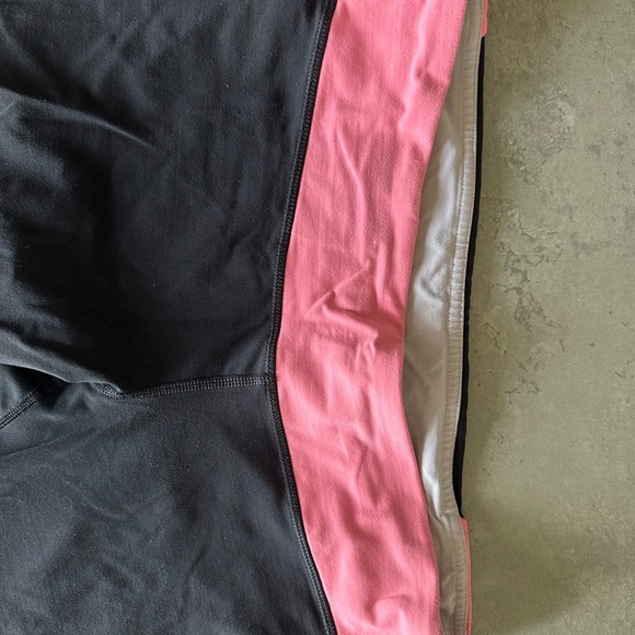 Lululemon Pink and Black Athletic Leggings with Stretchy Fabric - Picture 4 of 9